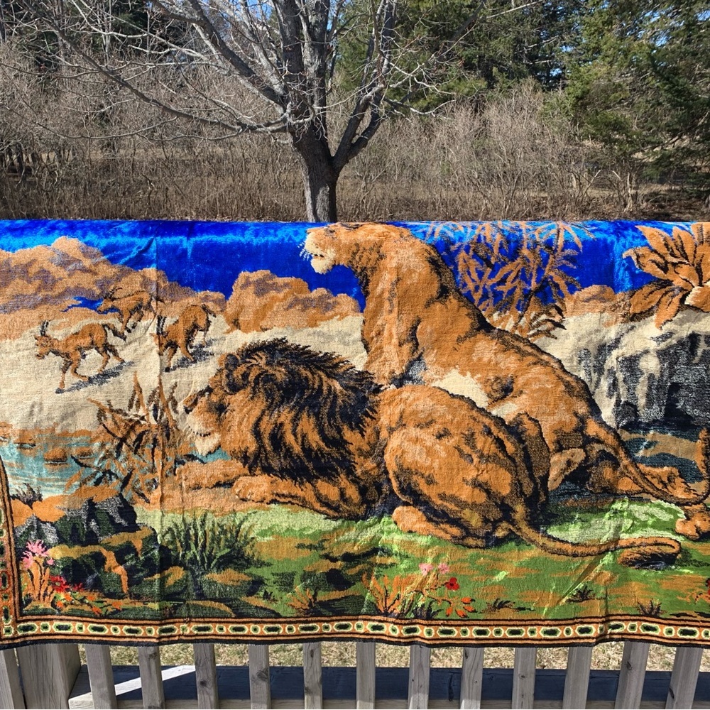 VINTAGE Velvet Rug Stag Lions and Gazelles Scenic Wall Tapestry - Picture 11 of 13